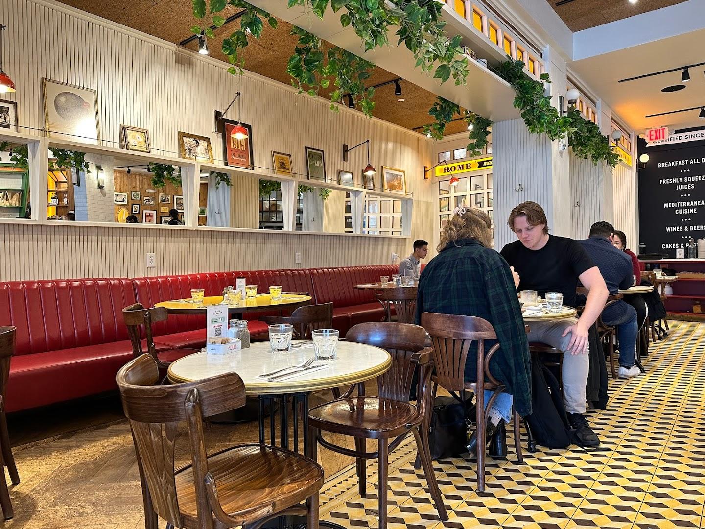 Cafe Landwer Audubon Circle