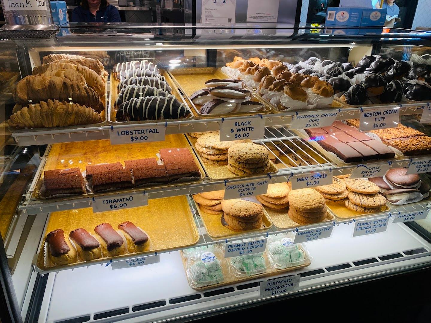 Mike’s Pastry